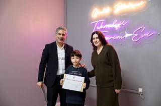 Gemlik Belediyesi Teknoloji ve Tasarım Evi Mezunlarını Verdi